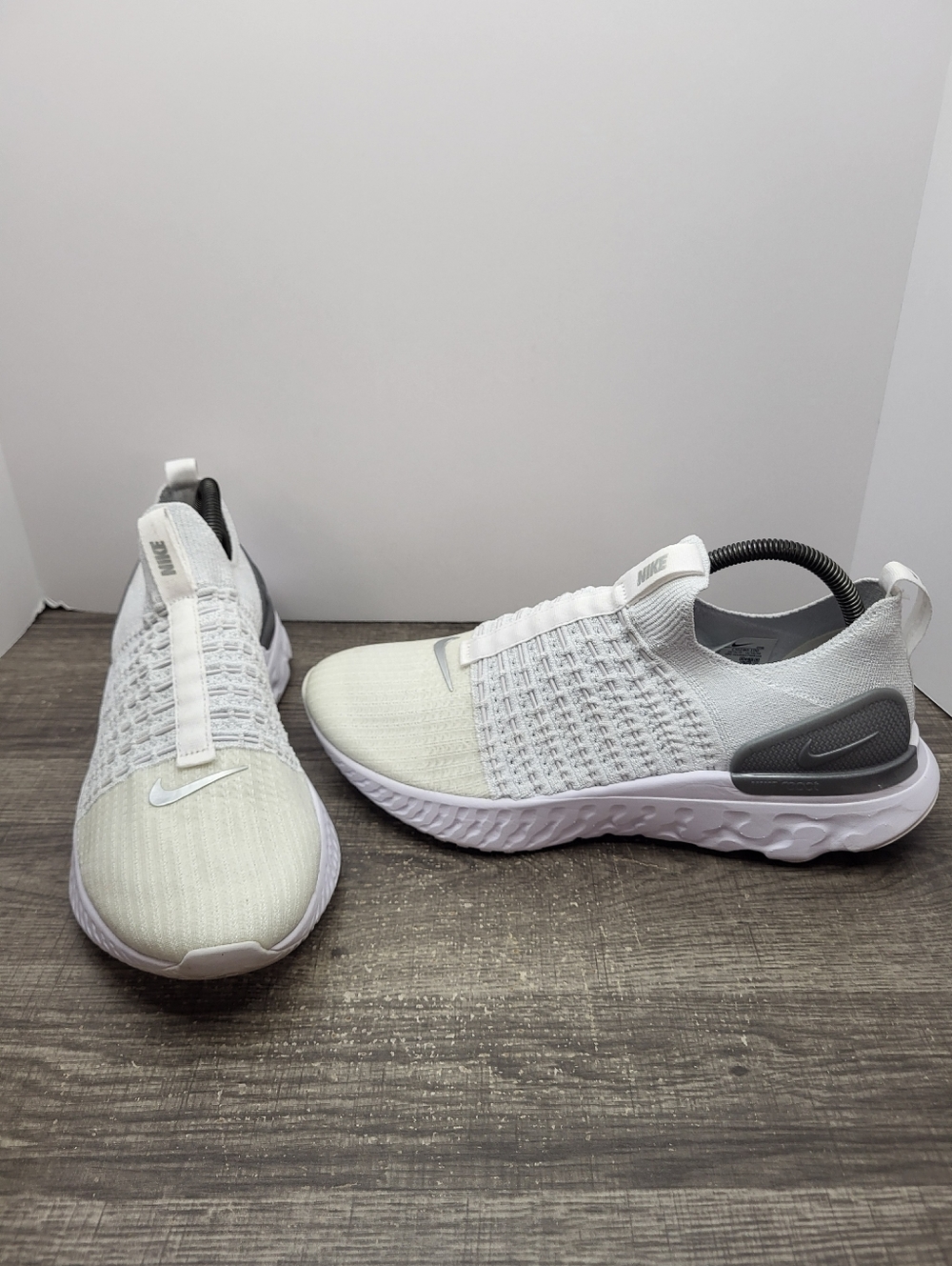 Nike React Phantom Run Flyknit 2 Shoes Womens Size 11 White Sneakers CJ0280-100